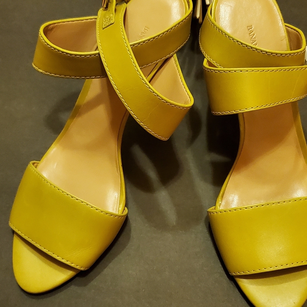 Banana Republic Sandals Mustard color brand new